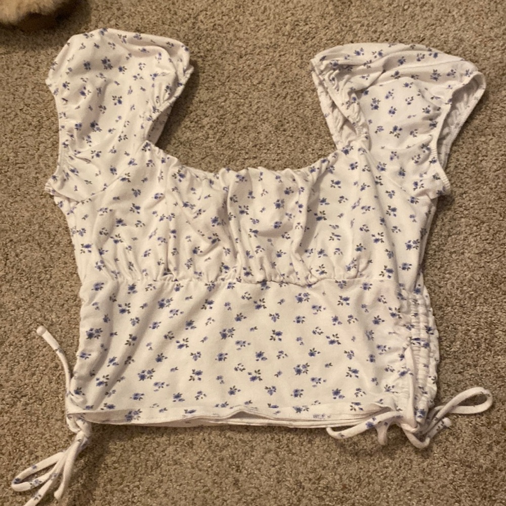 Hollister crop, summer shirt. Medium